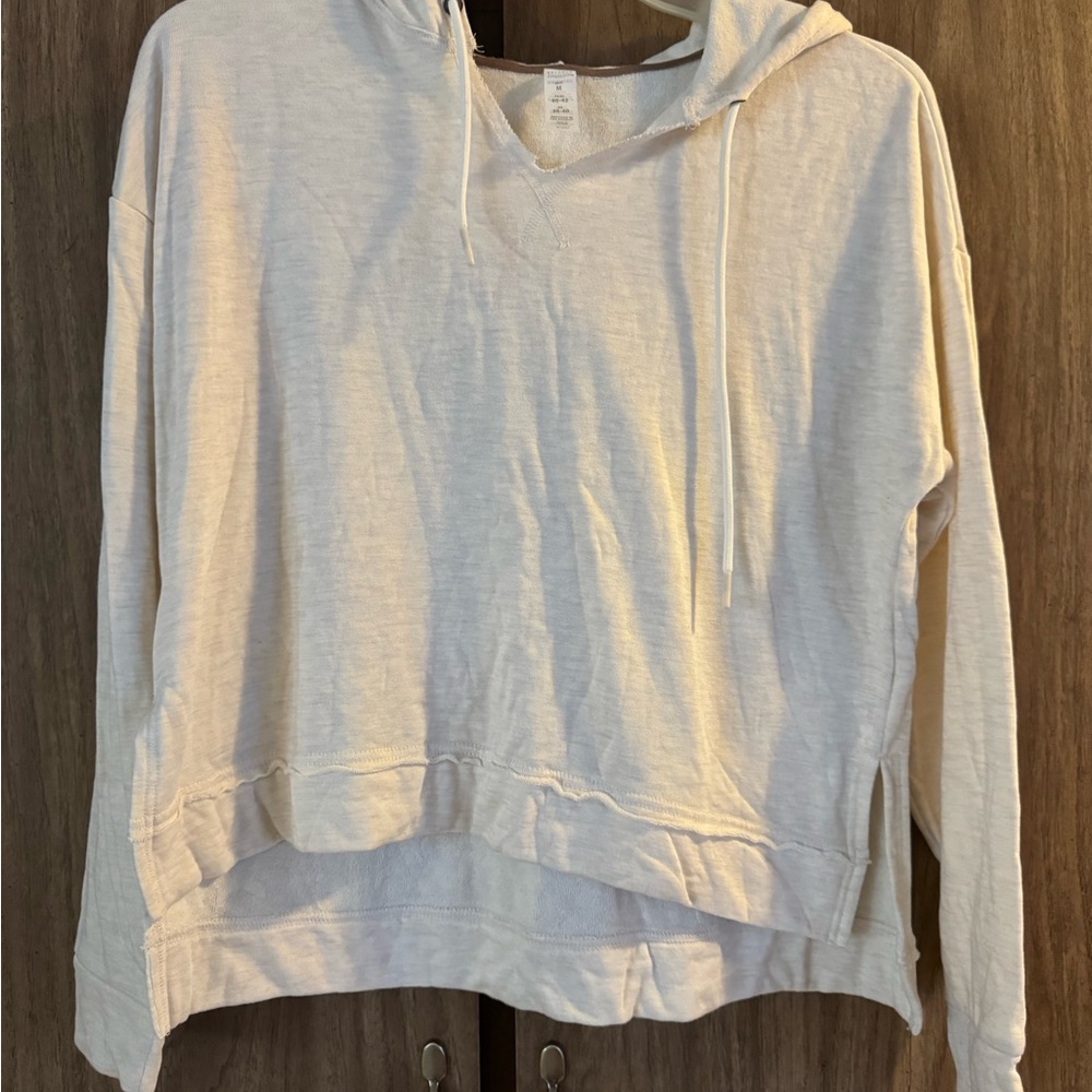 Balance Collection sweatshirt and shorts set in a cream color size medium